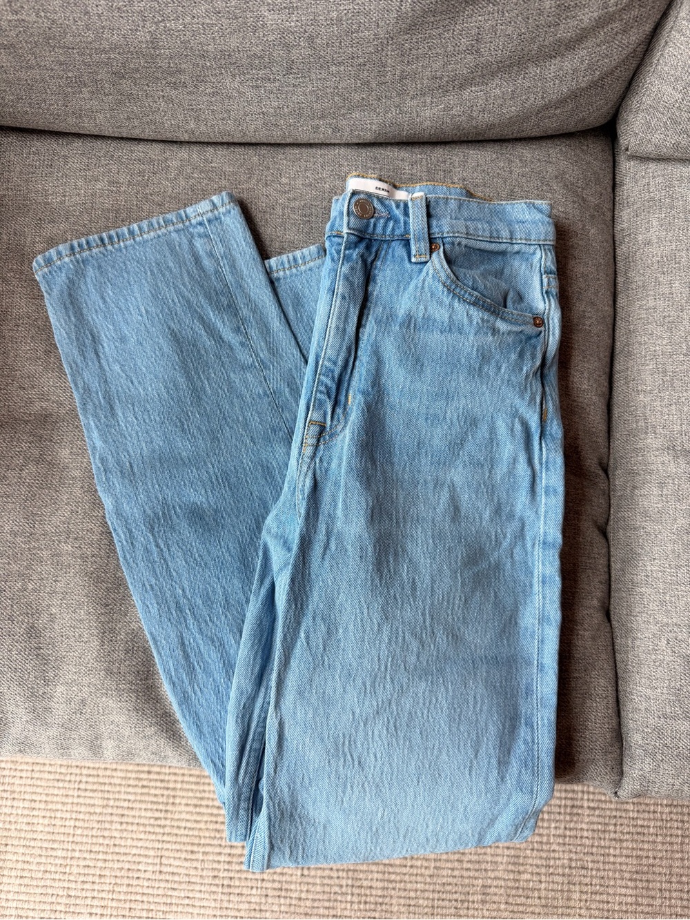 & Other Stories High-Rise Straight Leg Jeans in Light Blue like new - Picture 3 of 3